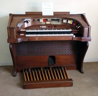 Wurlitzer 4500 electronic organ